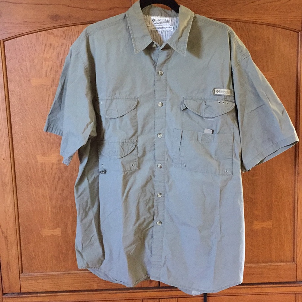 Columbia PFG Men’s Large shirt